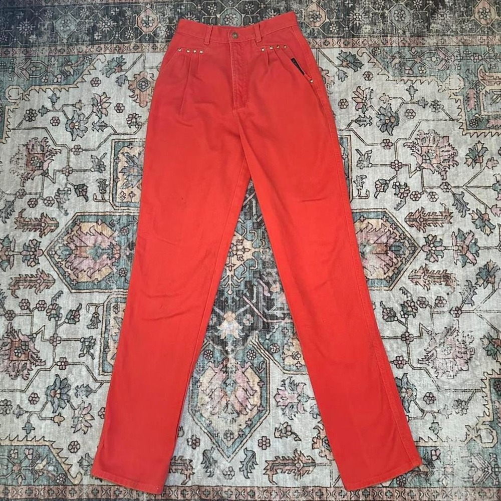 Vintage Rocky Mountain 100% cotton jeans in bold red-orange wash‎